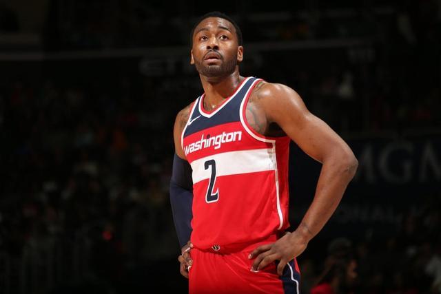 卢克肖又受伤了！距离上次复出踢了3场比赛98分钟